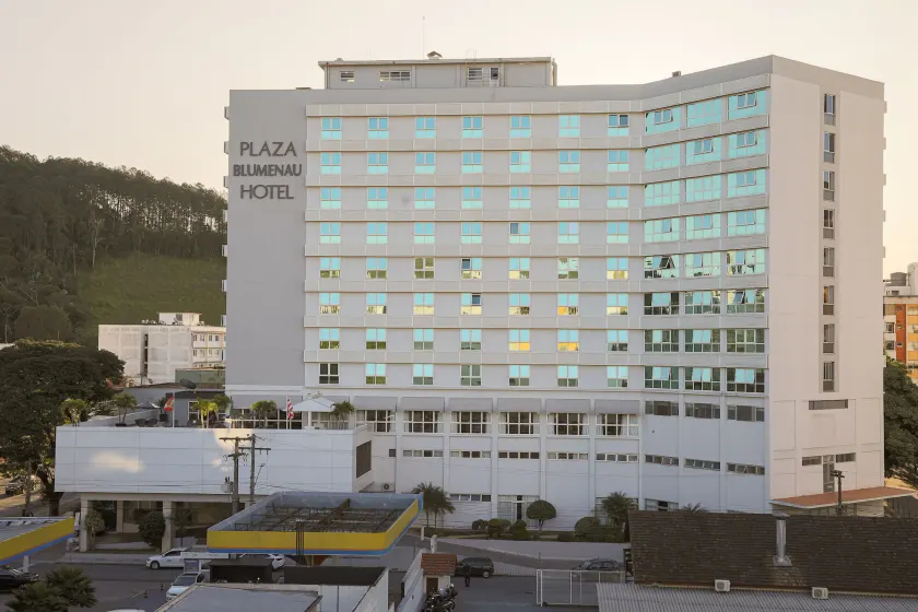 Plaza Blumenau Hotel - Image 1