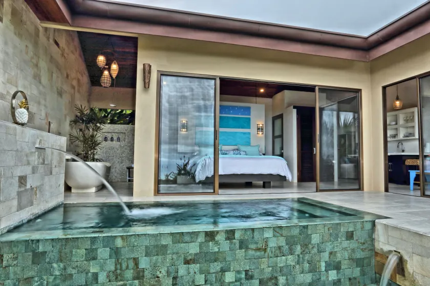 Golden Pineapple Villas-Adults Only - Image 1