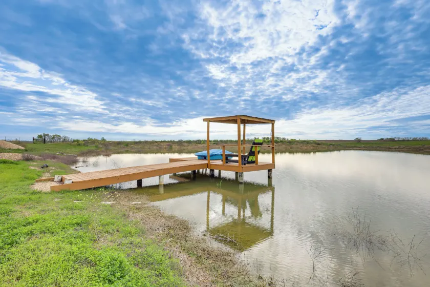 14 Acres w/ Pond Access: Farmhouse in Temple! - Image 1