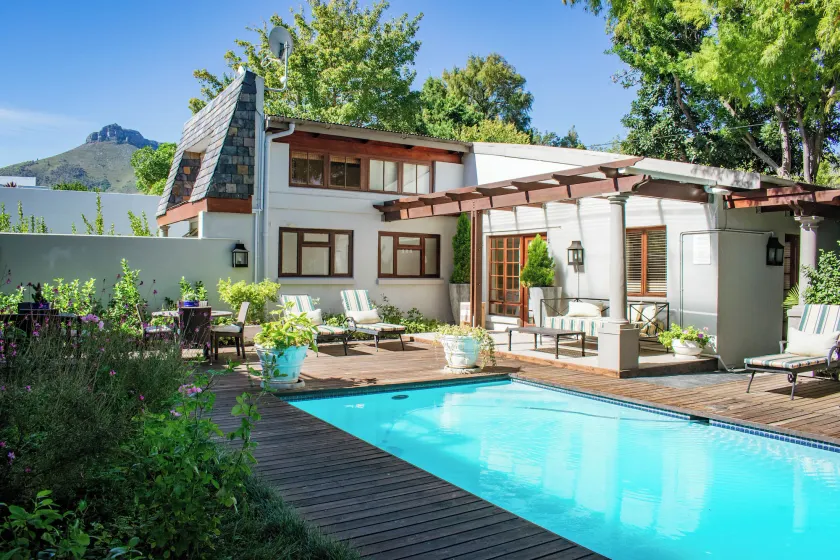 5 Seasons Guest House - Image 1