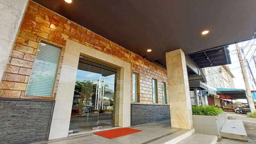 Kita Hotel - Image 1