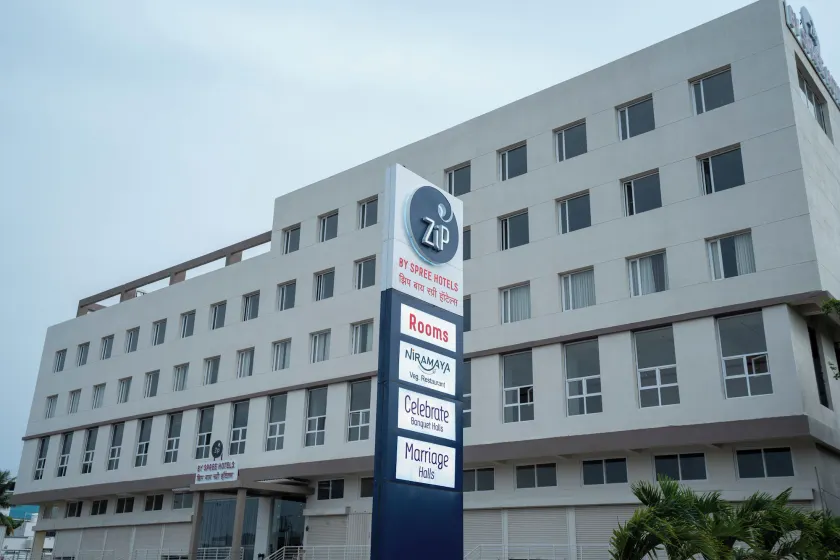 ZiP By Spree Hotels Pandharpur - Image 1