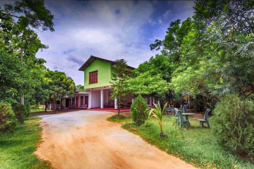 Jayaru Guest House - Image 1