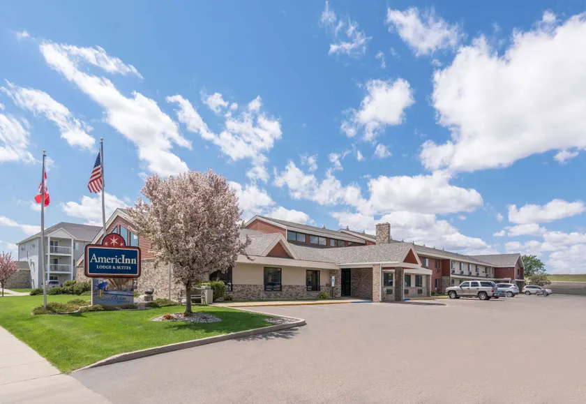 AmericInn by Wyndham Fargo West Acres - Image 1