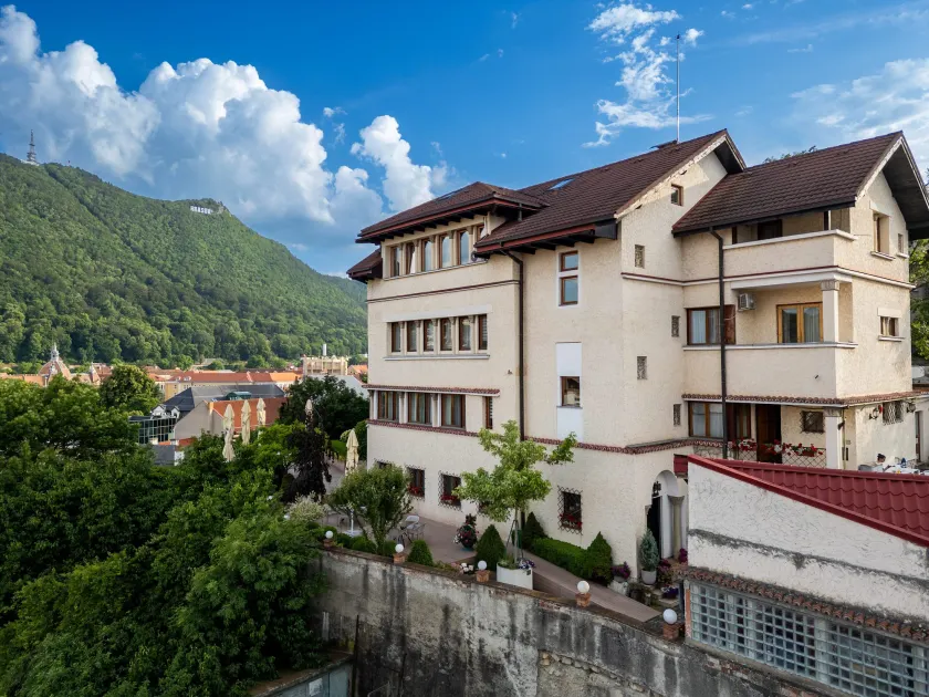 Casa Cranta - Image 1