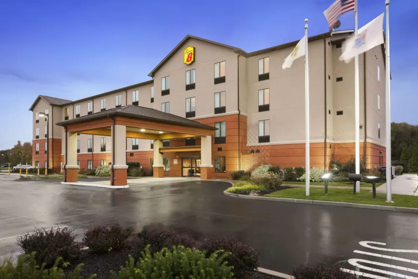 Super 8 by Wyndham Pennsville/Wilmington - Image 1