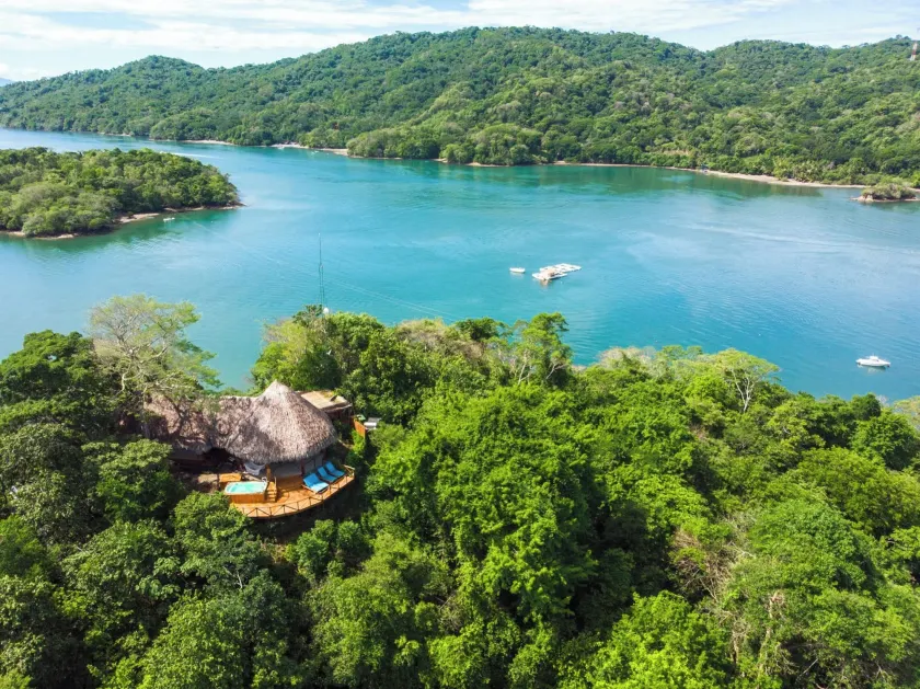 Isla Chiquita Glamping Hotel - Image 1