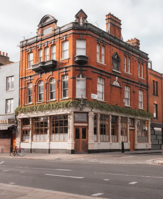 The Old Farmhouse Pub and Rooms - Image 1