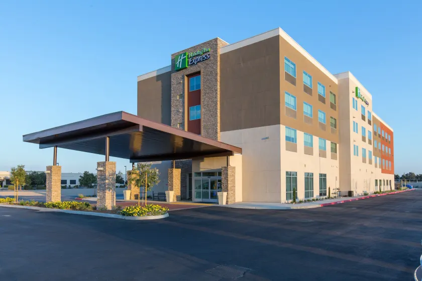 Holiday Inn Express Visalia-Sequoia Gateway Area by IHG - Image 1