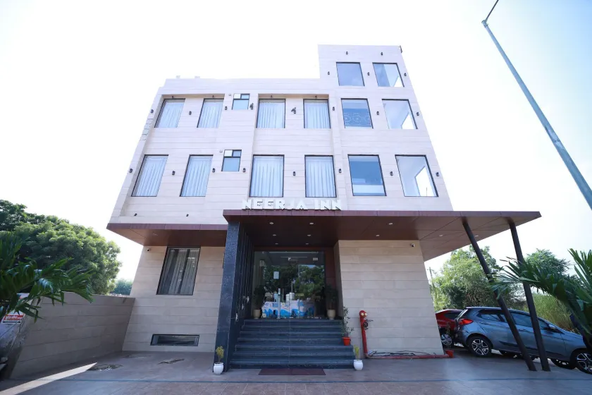 Hotel Neerja Inn - Image 1