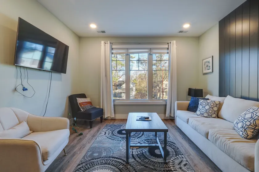Walk to Front St! Traverse City Condo Near Skiing - Image 1