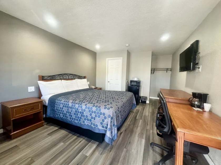 Villa Court Inn Oroville - Image 1