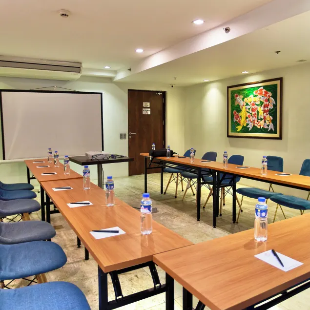 Ramada Encore by Wyndham Makati - Image 1