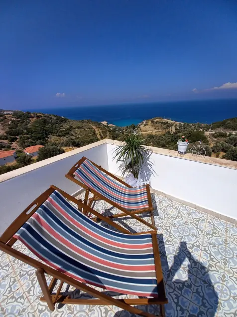 Laila Otel  Karaburun - Image 1