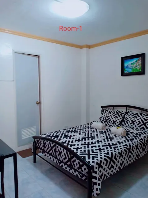 DM Caralos Inn - Room