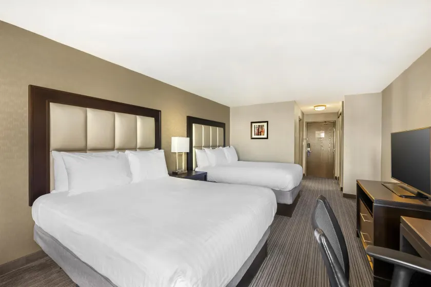 Best Western Plus Waterfront Hotel - Image 1