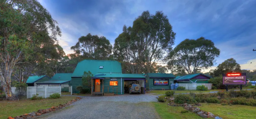 Derwent Bridge Chalets & Studios - Image 1