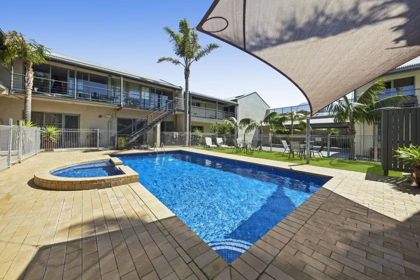 Moonlight Bay Apartments - Image 1