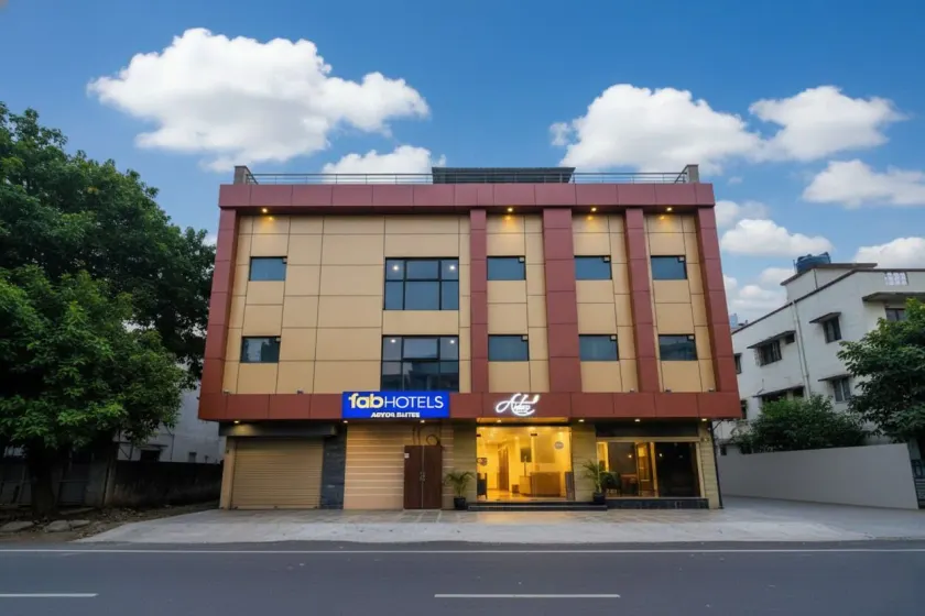 Fabhotel Arton Suite - Image 1