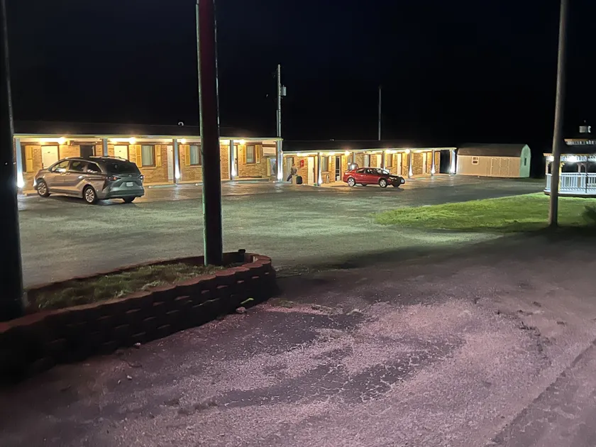 Laci's Country Inn - Knob Noster - Image 1