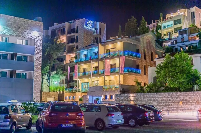 Hotel Butua Residence - Image 1