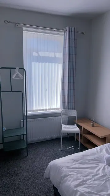 Spacious Maisonette Stay Sleeps 11 - Camera