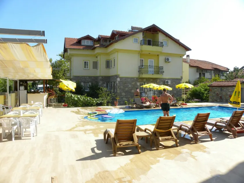 Ada Apart Hotel - Image 1