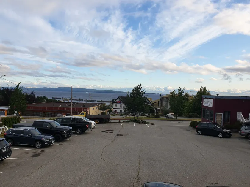Island View Lodge - Image 1