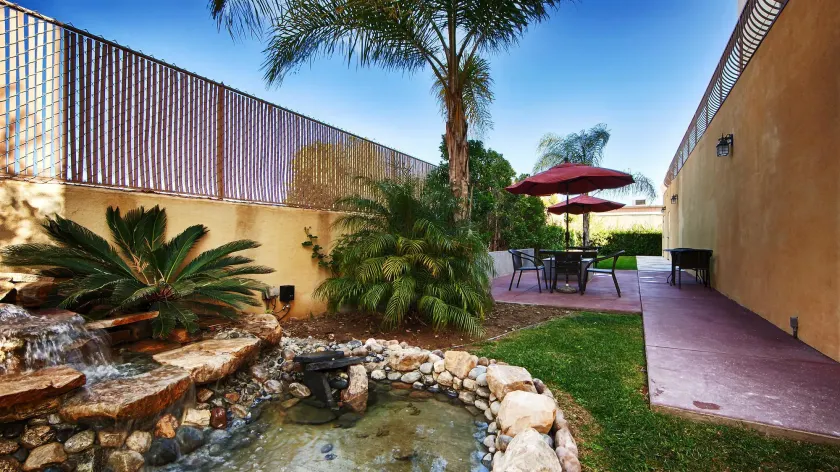 Best Western Burbank Airport Inn - Image 1
