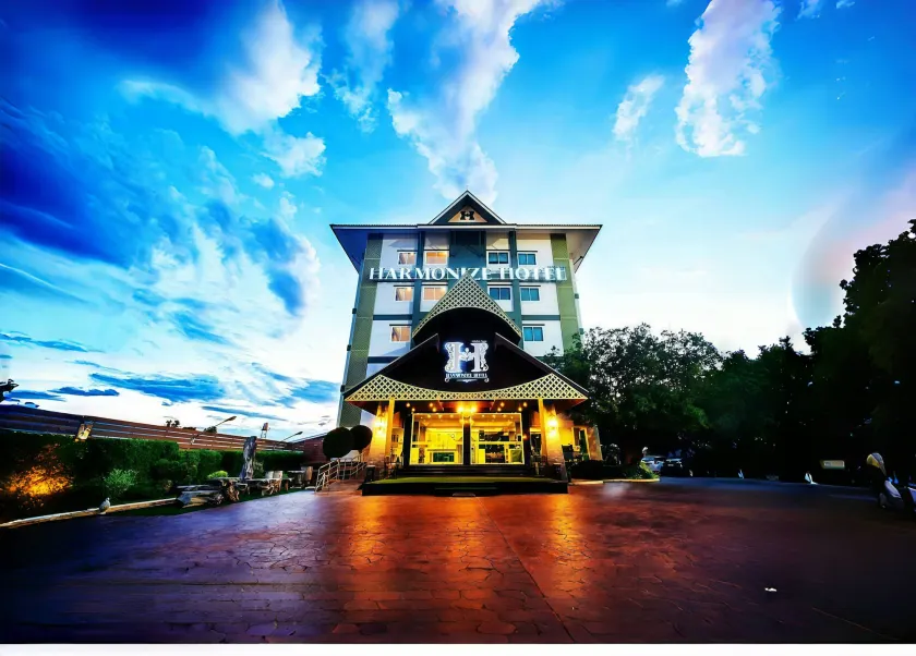 Harmonize Hotel Chiang Mai - Image 1