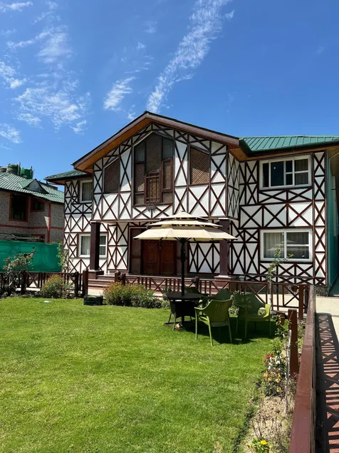 wildflower villa - Image 1