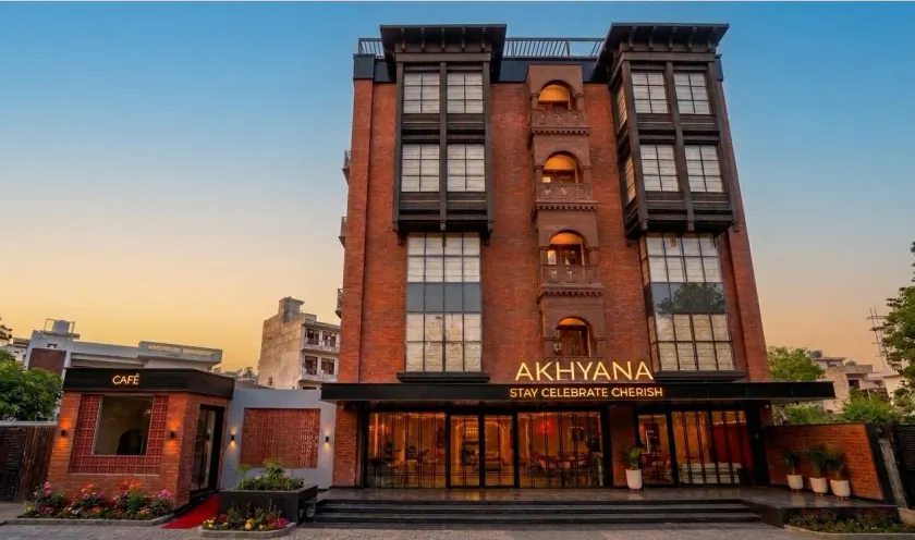 Akhyana Hotel Near Unitech Cyber Park - Image 1