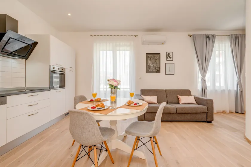 Capital Apartments - Image 1