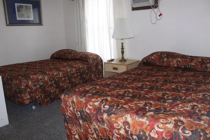 Riverside Motel - Image 1