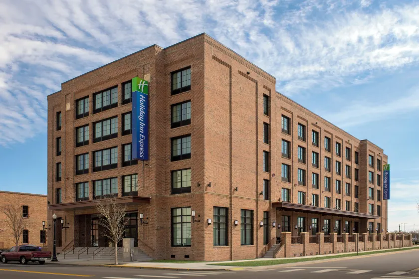 Holiday Inn Express Pensacola Downtown by IHG - Image 1