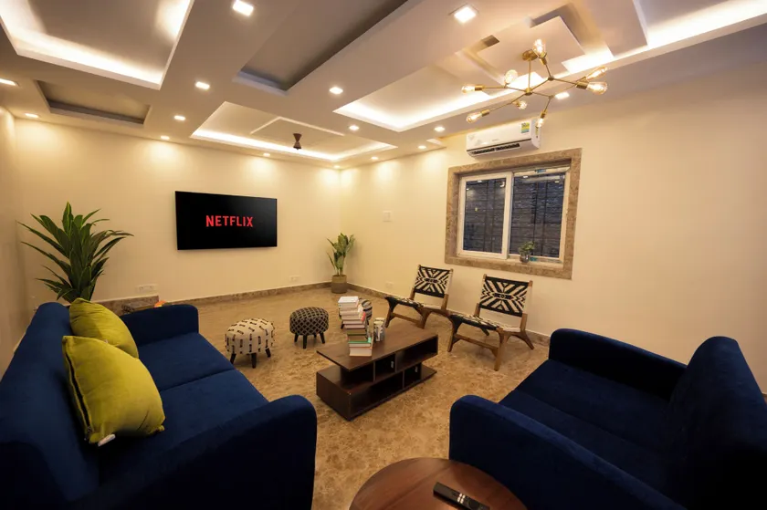 Lakeside Suites - Image 1