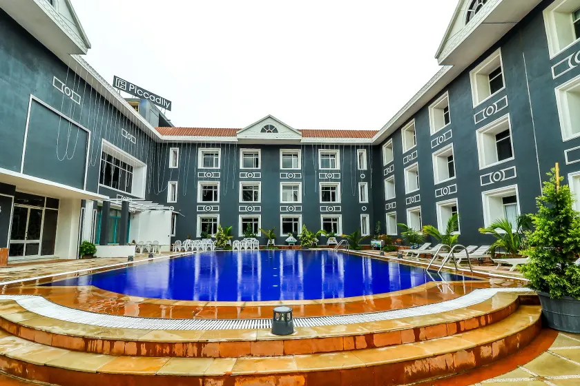 Hotel Piccadily Raipur - Image 1