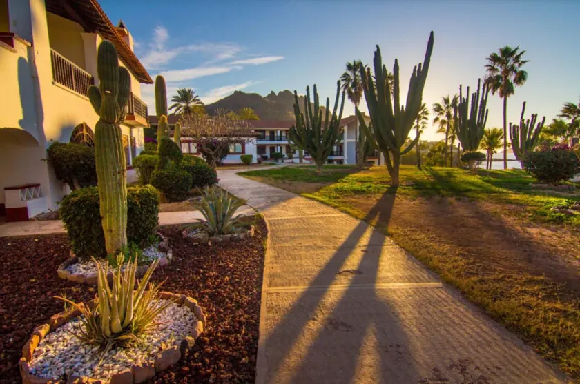 Hotel Playa de Cortes - Image 1