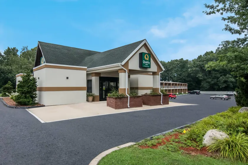 Quality Inn Westfield - Springfield - Image 1