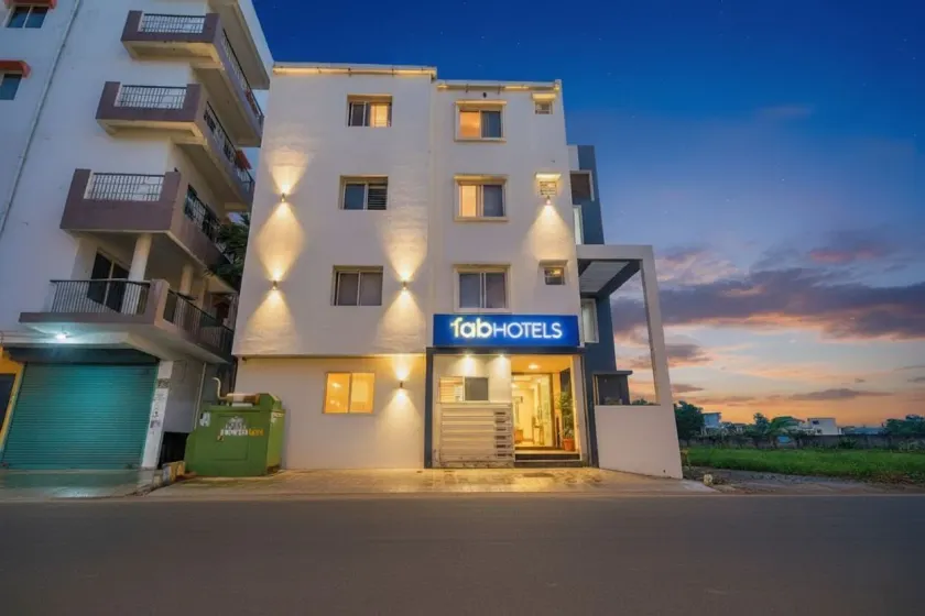 FabHotel Comfortable Stay  - Image 1