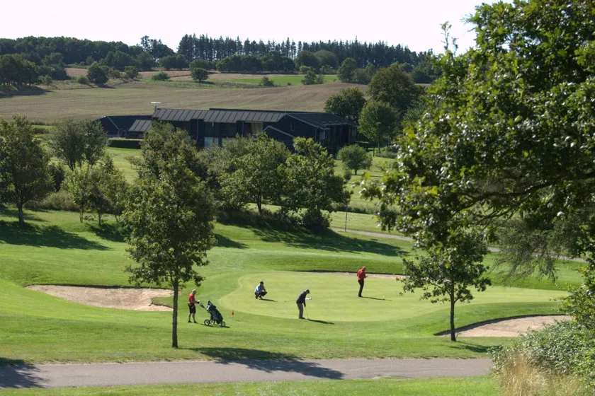 Hjarbæk Fjord Golfcenter - Image 1