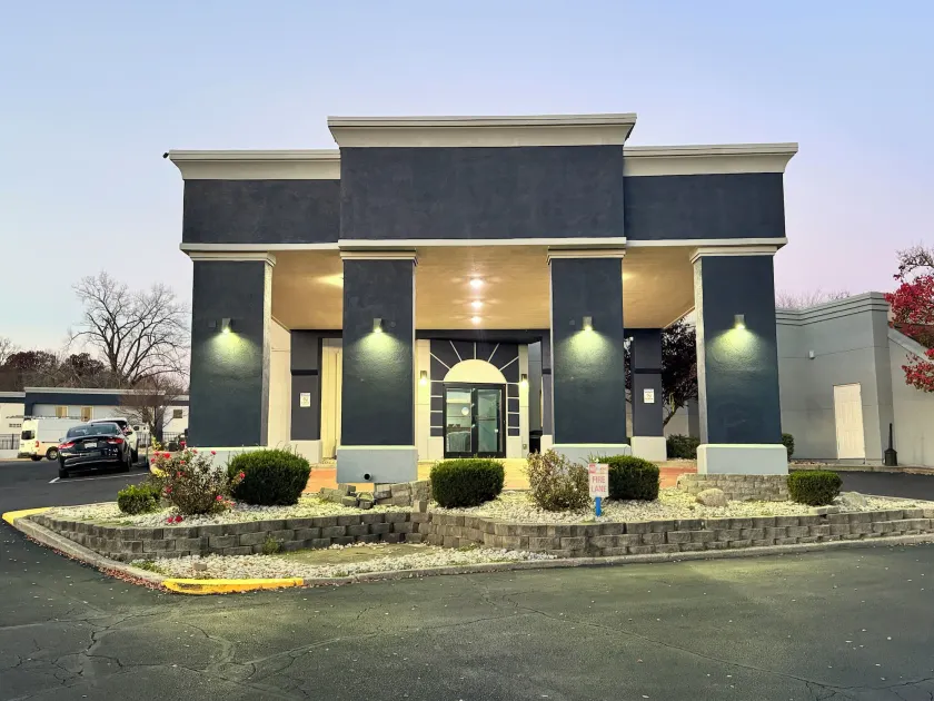 Quality Inn & Suites - Image 1