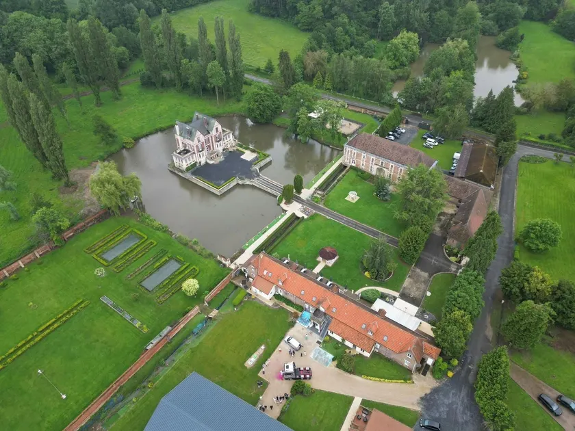 Chateau de Quesmy - Image 1