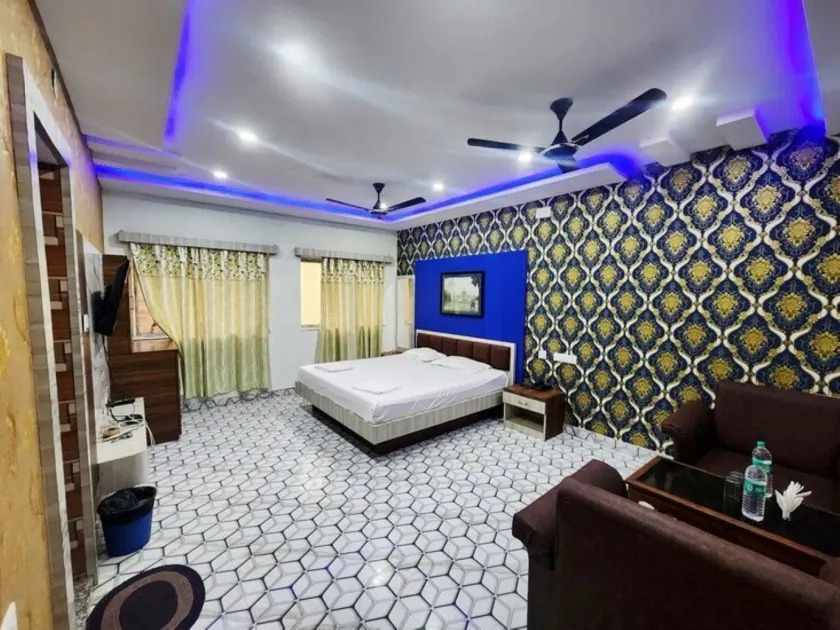 Resort Garden Retreat - Image 1