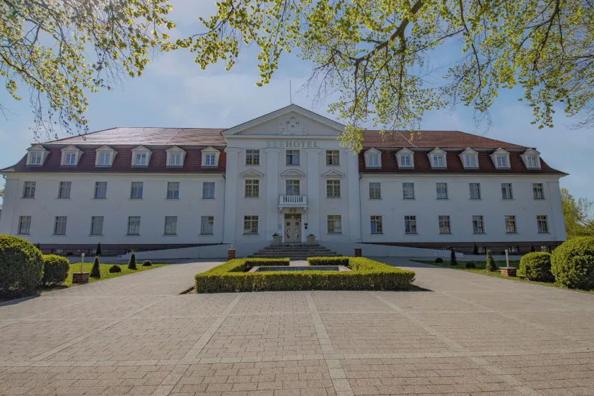 SeeHotel Großräschen - Image 1