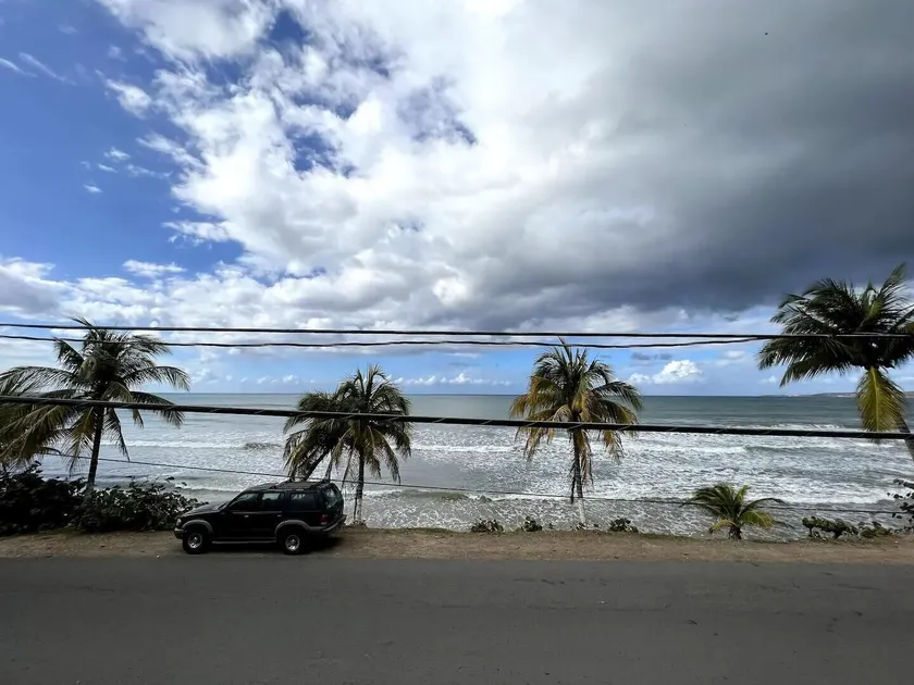 Mares Guesthouse - Image 1