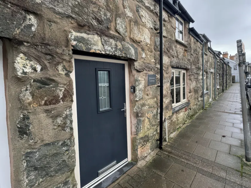 Weaver's Cottage - Image 1
