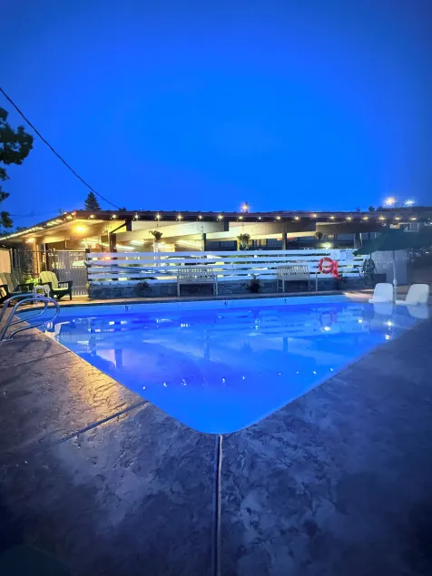 Timbers INN and Suites - Image 1
