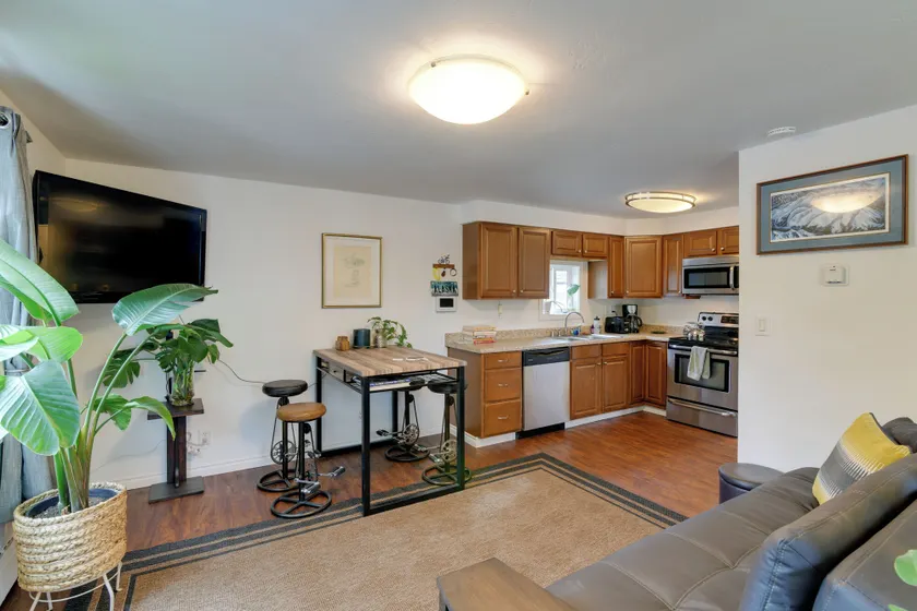 Cozy Anchorage Retreat < 4 Mi to Downtown! - Innvendig