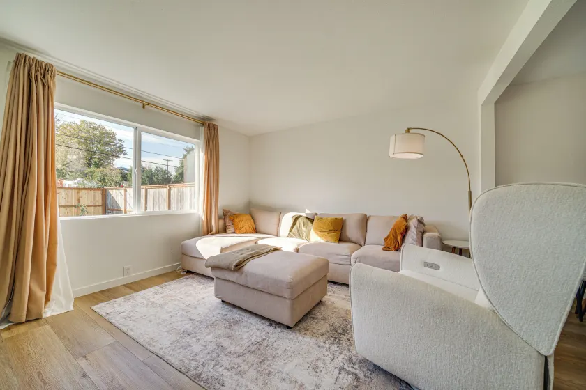8 Mi to Downtown Seattle: Charming Home w/ Patio - Image 1